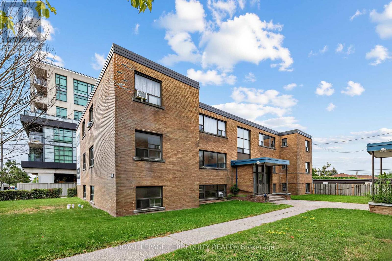 3 - 2548 KEELE STREET, Toronto, Ontario