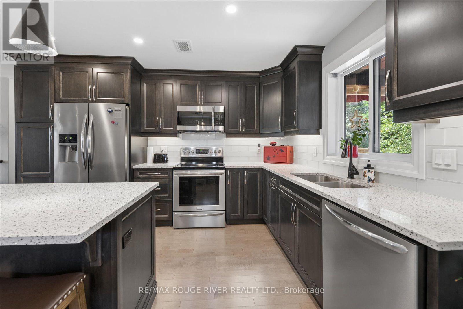 25 Ambrosia Terrace, Quinte West, Ontario  K8V 0G7 - Photo 14 - X13706254