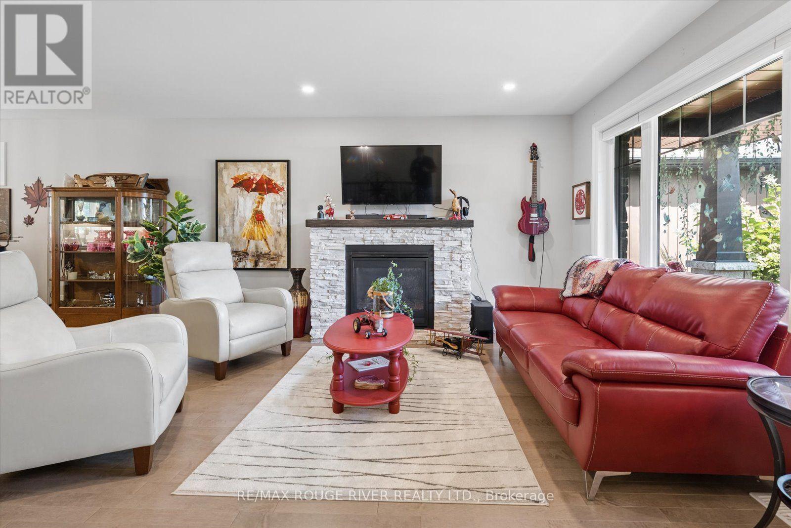 25 Ambrosia Terrace, Quinte West, Ontario  K8V 0G7 - Photo 10 - X13706254