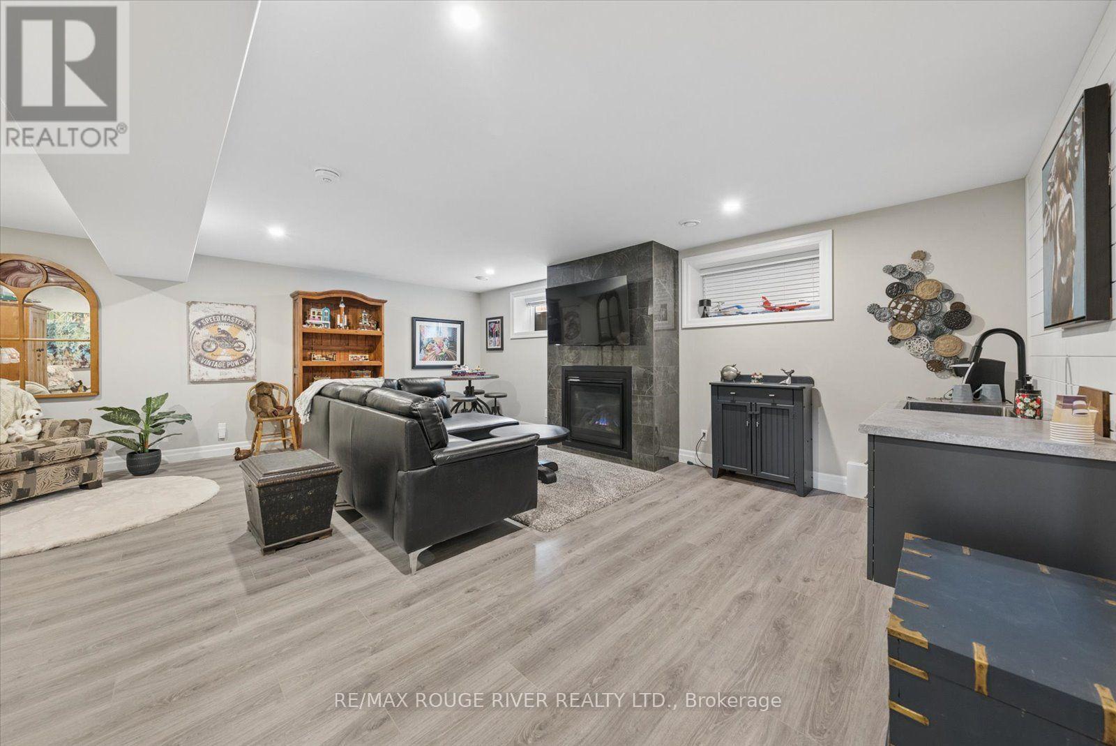 25 Ambrosia Terrace, Quinte West, Ontario  K8V 0G7 - Photo 25 - X13706254