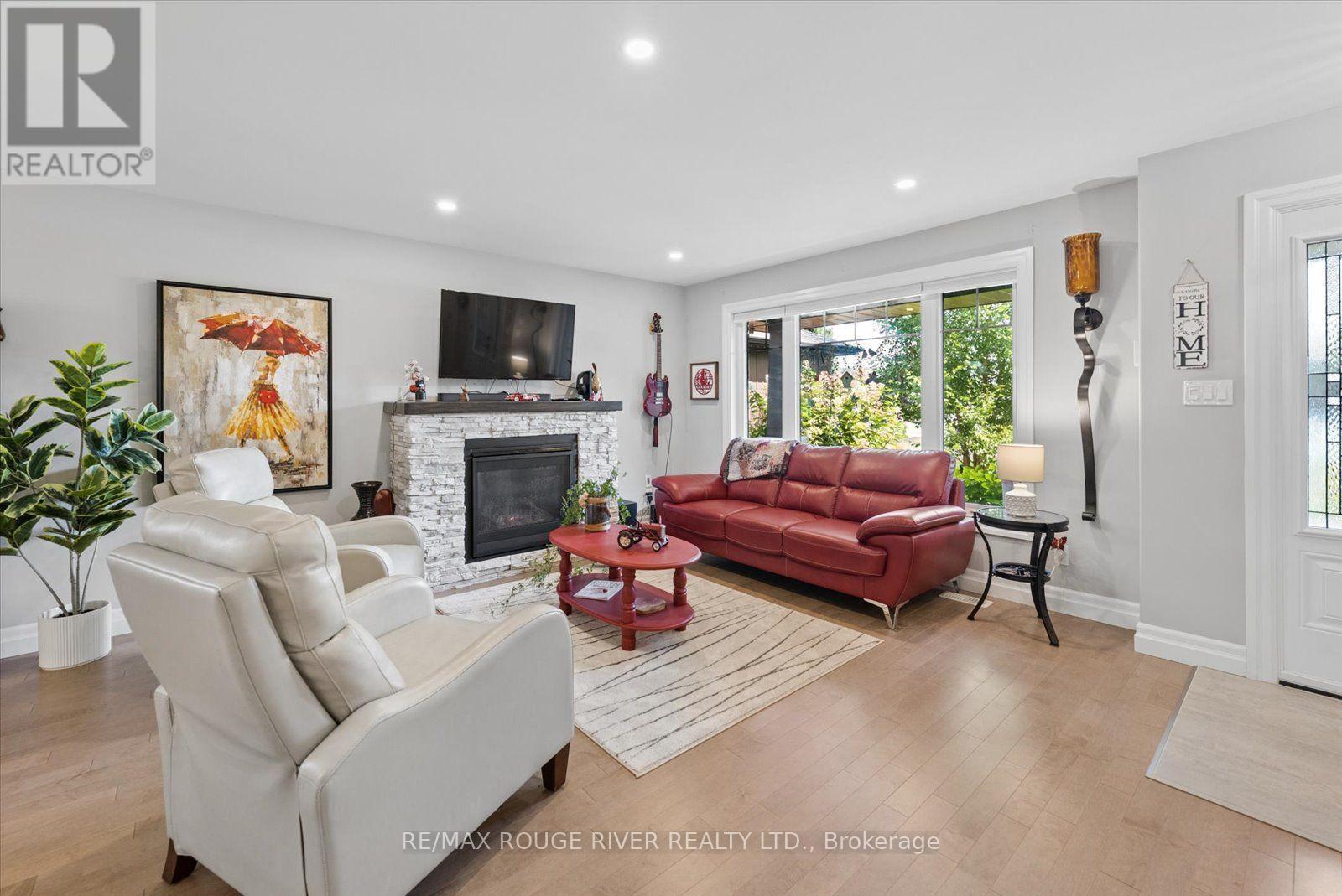 25 Ambrosia Terrace, Quinte West, Ontario  K8V 0G7 - Photo 9 - X13706254