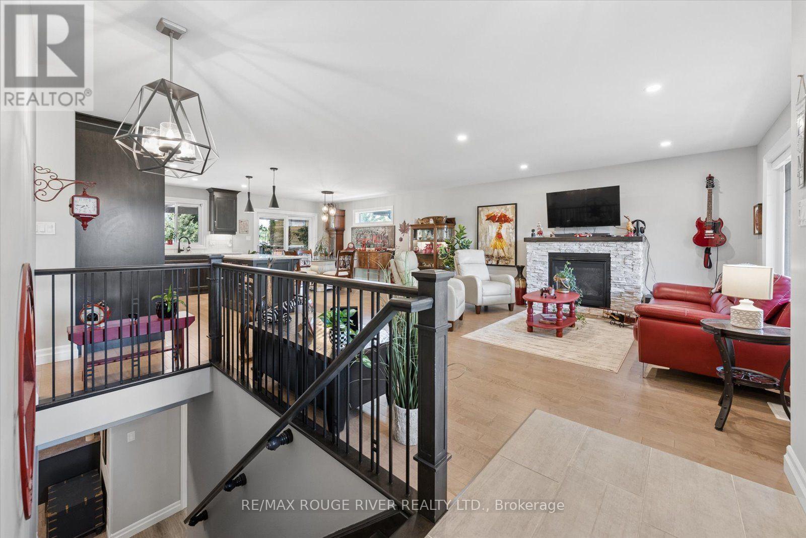 25 Ambrosia Terrace, Quinte West, Ontario  K8V 0G7 - Photo 8 - X13706254