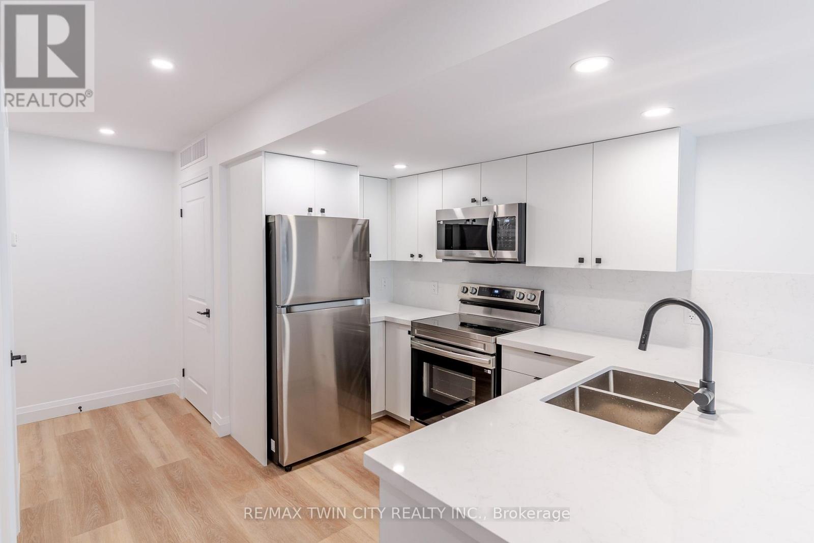 3 - 825 Stirling Avenue S, Kitchener, Ontario  N2M 3K4 - Photo 8 - X13706878