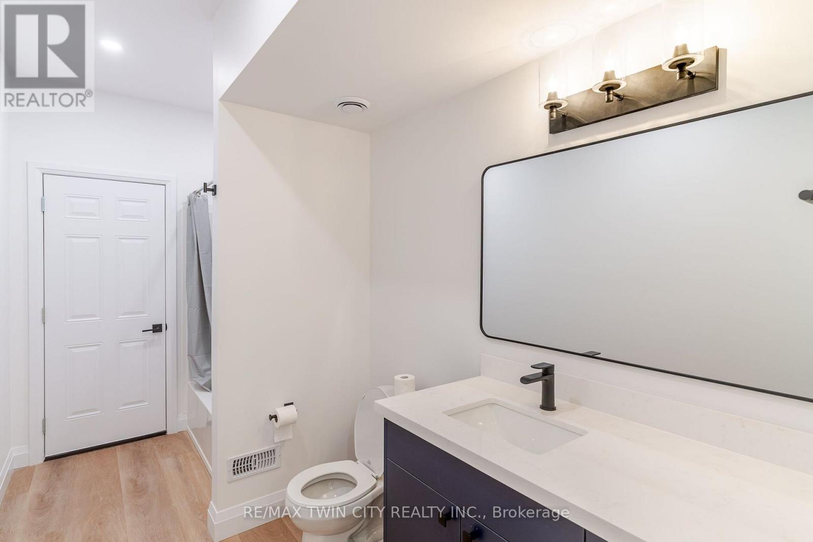 4 - 825 Stirling Avenue S, Kitchener, Ontario  N2M 3K4 - Photo 12 - X13706882