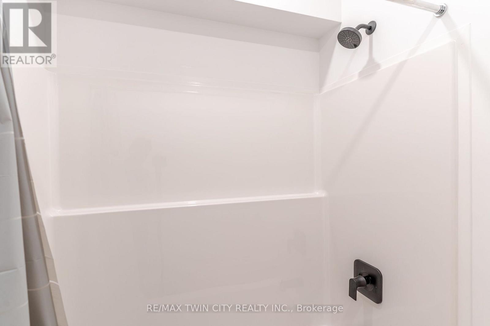 4 - 825 Stirling Avenue S, Kitchener, Ontario  N2M 3K4 - Photo 13 - X13706882