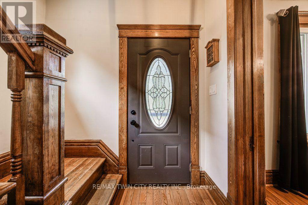 12 Queen Mary Street, Wilmot, Ontario  N3A 2C2 - Photo 4 - X13706886