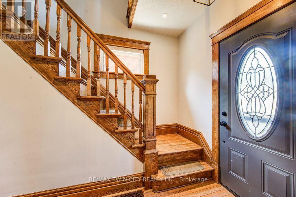 12 Queen Mary Street, Wilmot, Ontario  N3A 2C2 - Photo 6 - X13706886