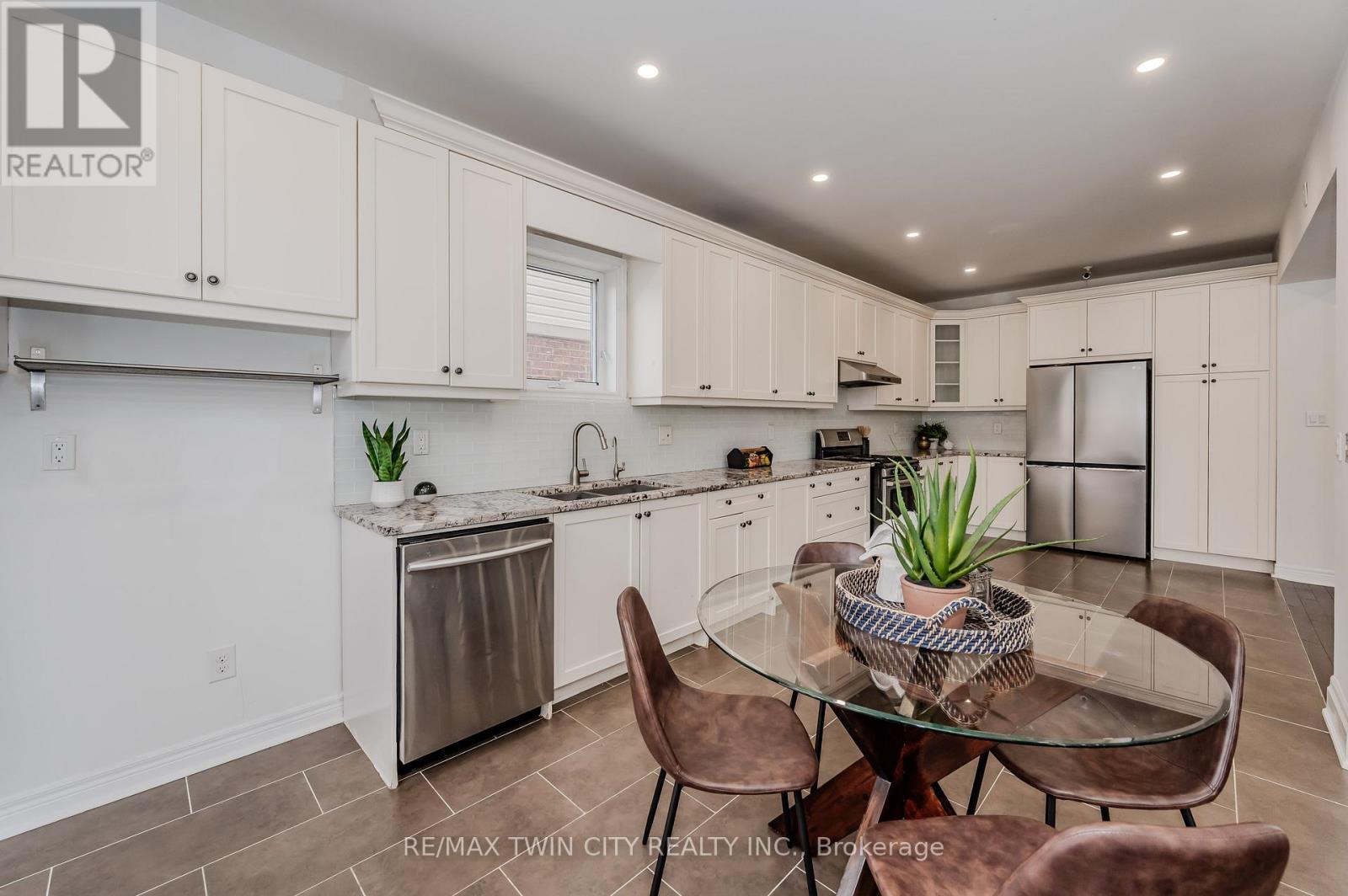 498 Thomas Slee Drive, Kitchener, Ontario  N2P 2Y1 - Photo 13 - X13706942