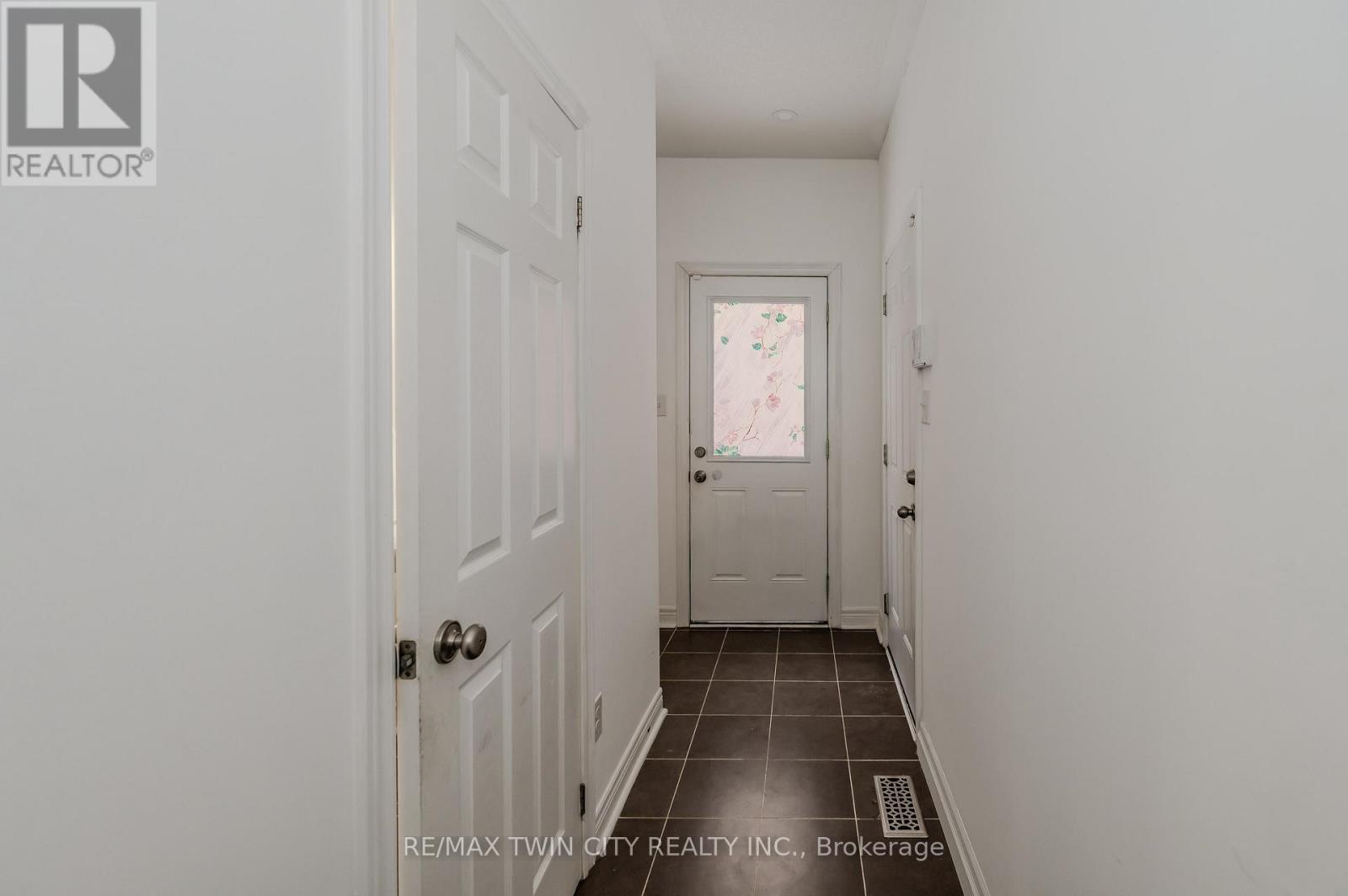 498 Thomas Slee Drive, Kitchener, Ontario  N2P 2Y1 - Photo 18 - X13706942