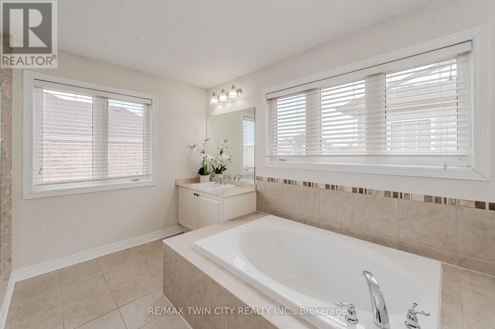 498 Thomas Slee Drive, Kitchener, Ontario  N2P 2Y1 - Photo 34 - X13706942