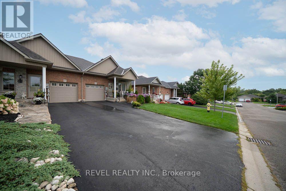 15 Millcroft Drive, Norfolk, Ontario  N3Y 0B1 - Photo 3 - X13706974