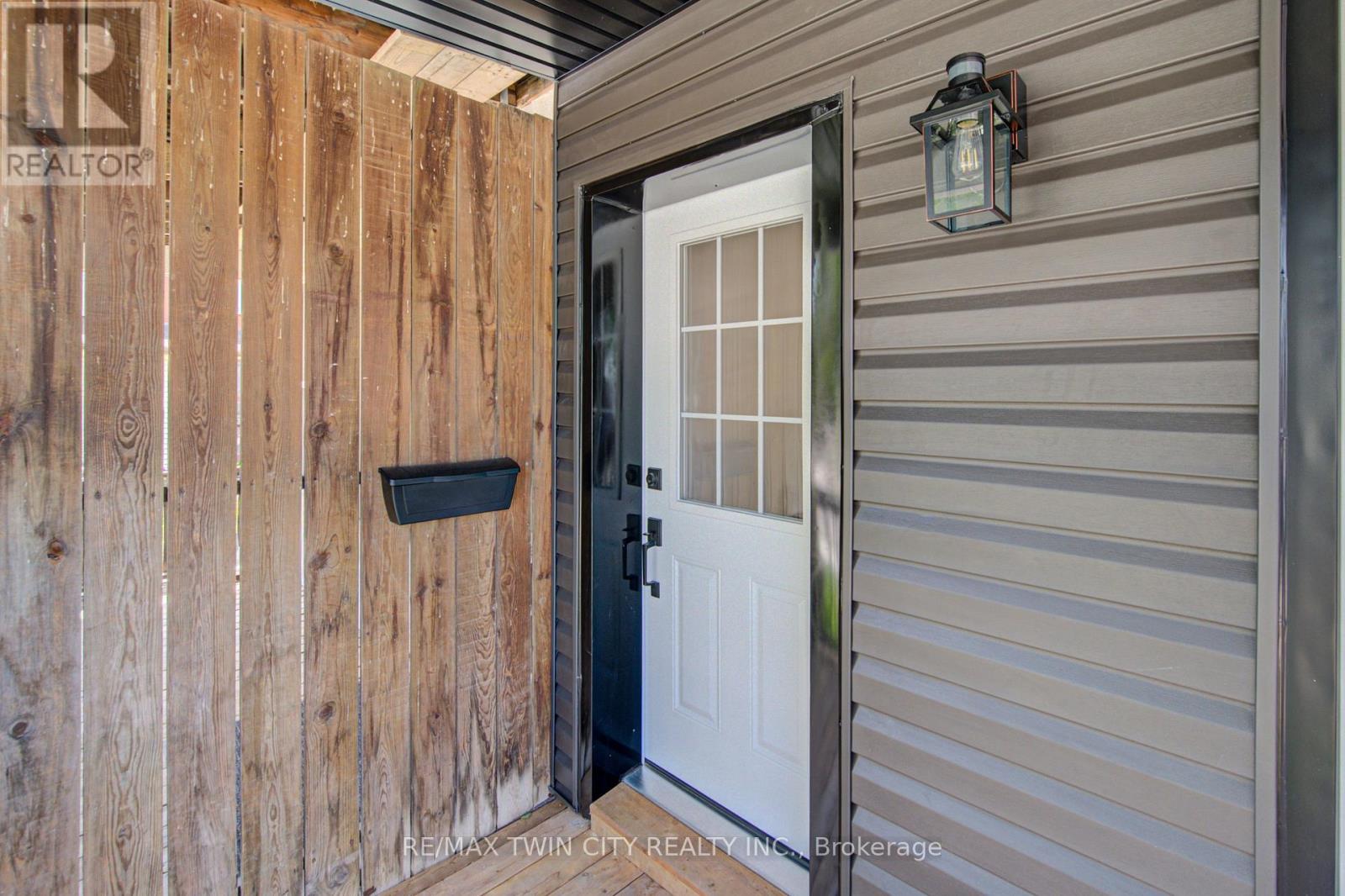26 Richardson Street, Cambridge, Ontario  N1S 2P3 - Photo 4 - X13707014
