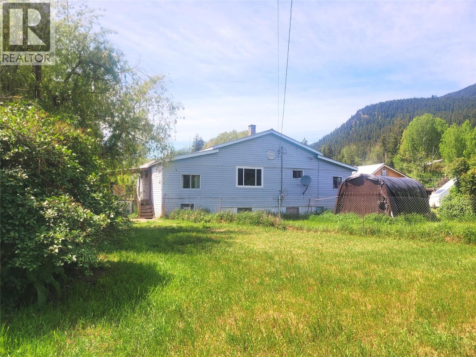 169 Wood Road, Vavenby, British Columbia  V0E 3A0 - Photo 2 - 10389240