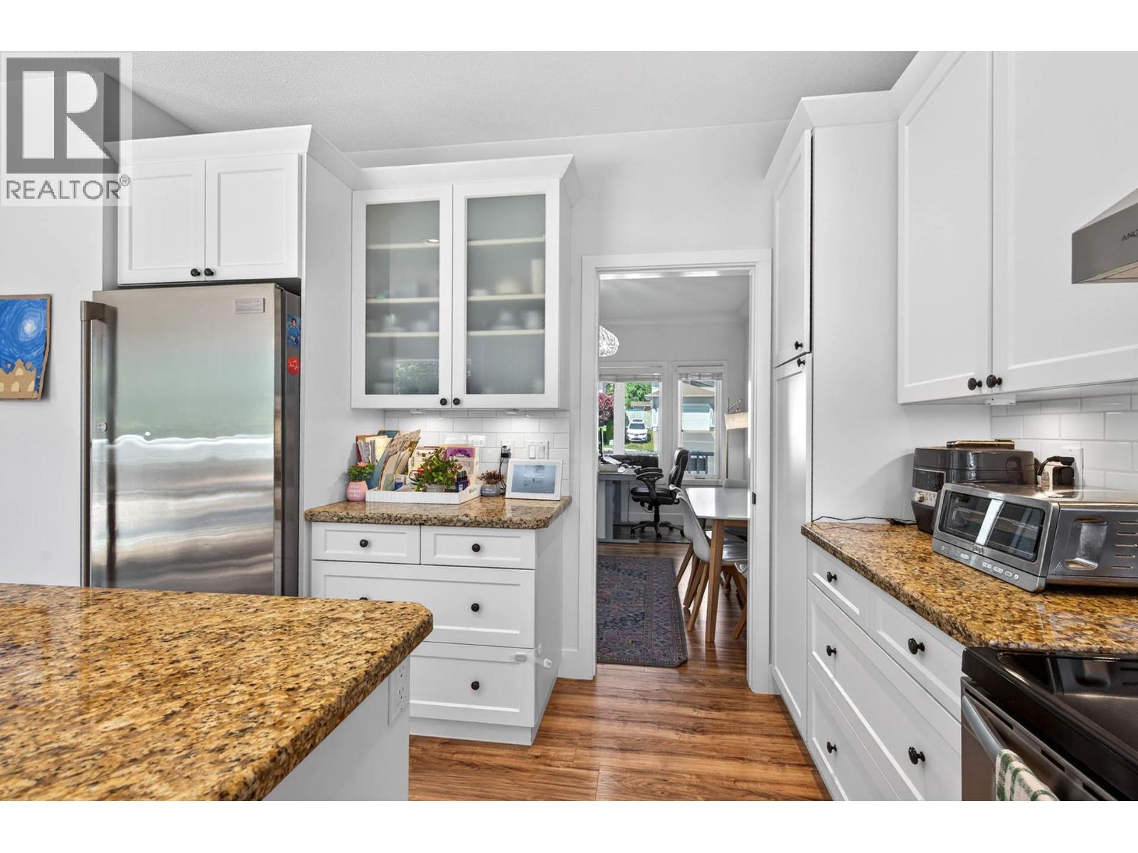 2338 Dunrobin Place, Kamloops, British Columbia  V1S 1W1 - Photo 8 - 10398034