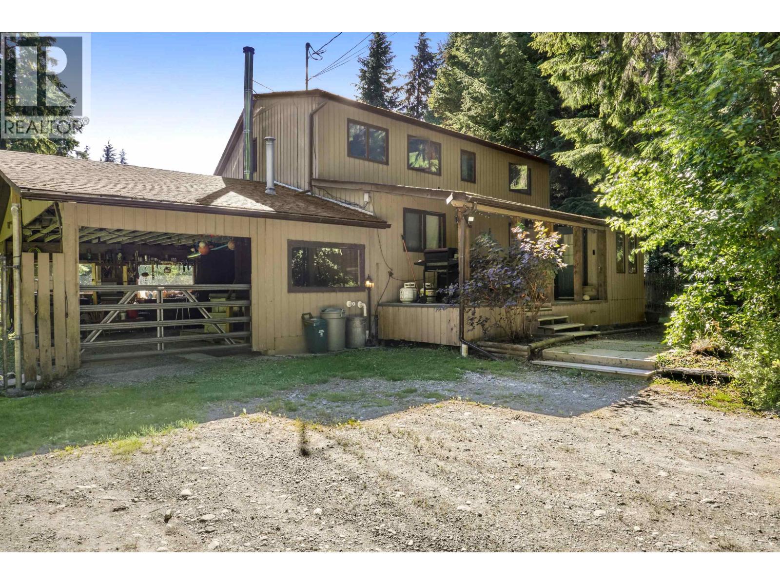 221 Rainbow Boulevard, Kitimat, British Columbia  V8C 2K6 - Photo 1 - R3158145