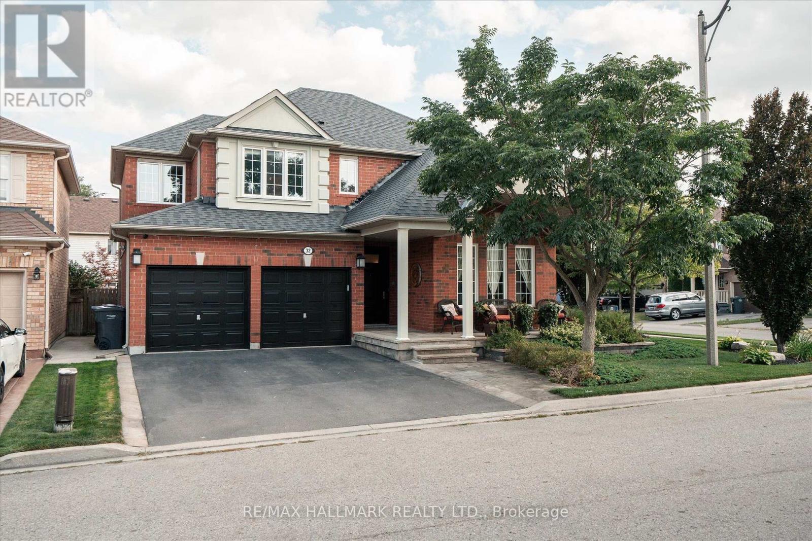 32 Redcastle Street, Brampton, Ontario  L7A 1Y5 - Photo 2 - W13706336