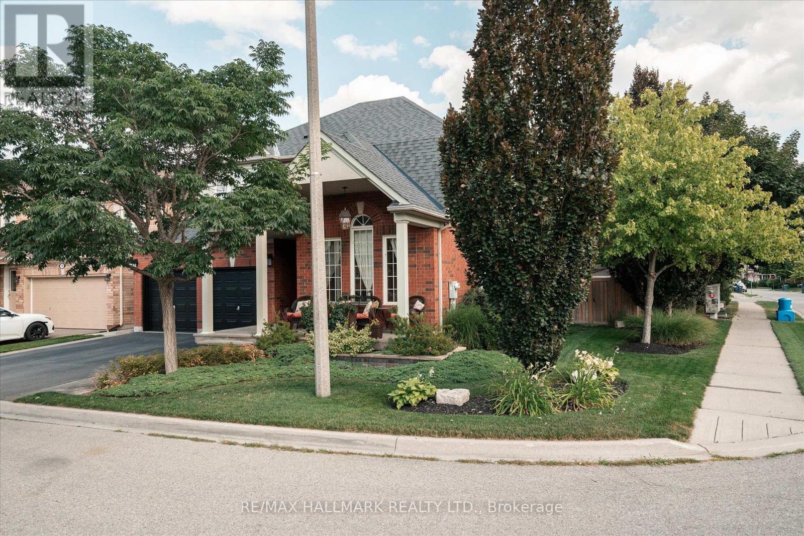 32 Redcastle Street, Brampton, Ontario  L7A 1Y5 - Photo 4 - W13706336