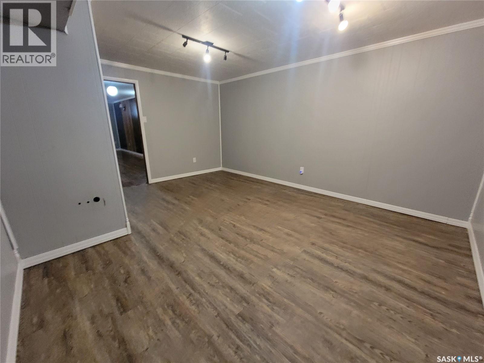 5107 Leader Street, Macklin, Saskatchewan  S0L 2C0 - Photo 19 - SK046432