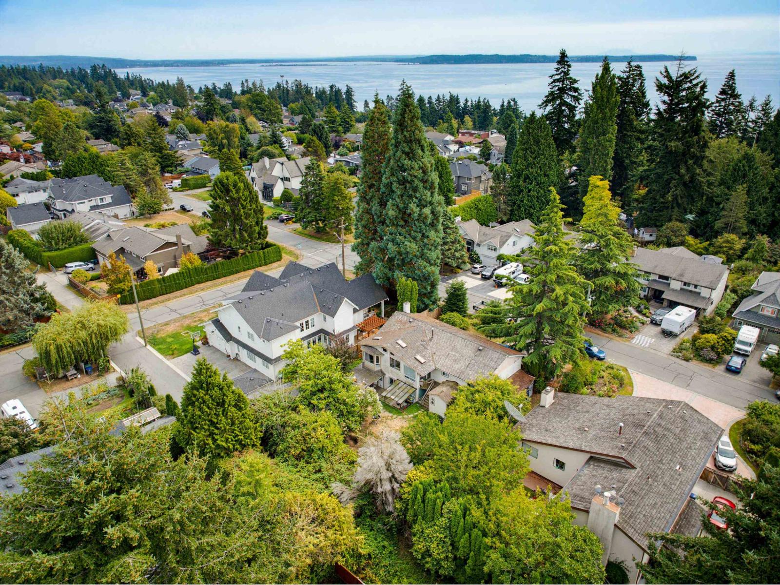 13181 15 Avenue, Surrey, British Columbia  V4A 1K8 - Photo 15 - R3157663