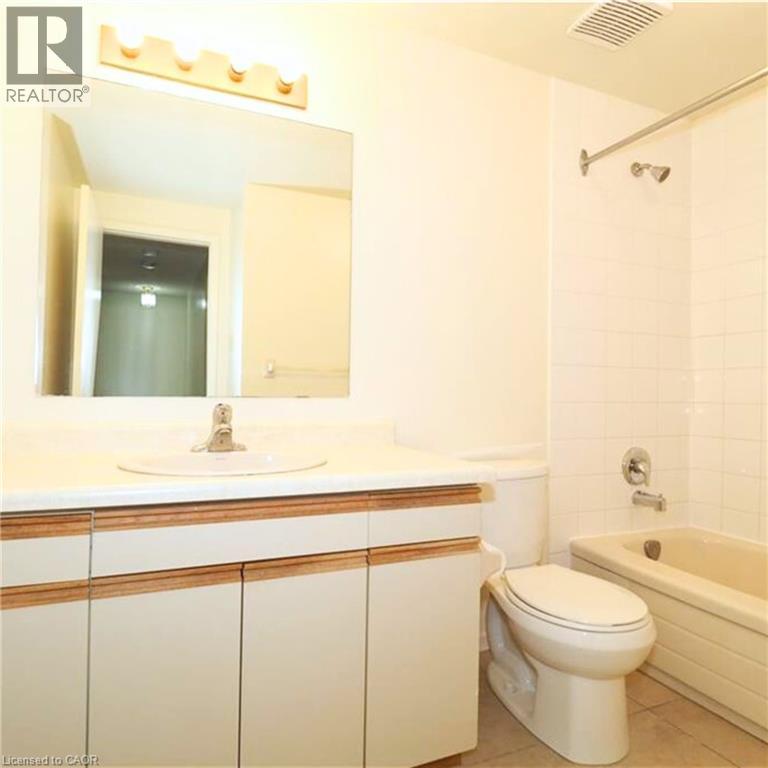 425 Kingscourt Drive Unit# 3, Waterloo, Ontario  N2K 3R4 - Photo 5 - 40829912