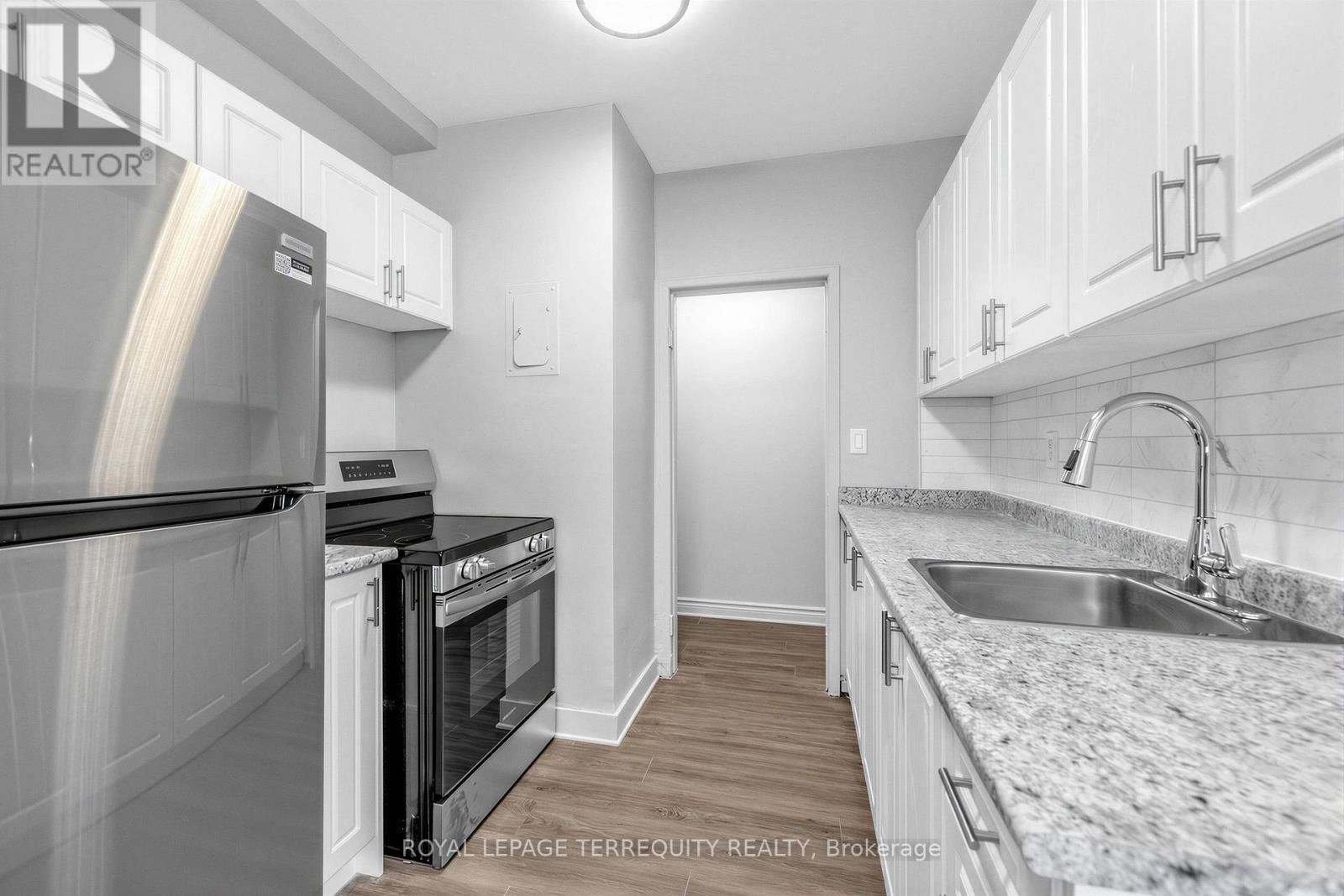 3 - 2548 Keele Street, Toronto, Ontario M6L 2N8 - Photo 2 - W13525578