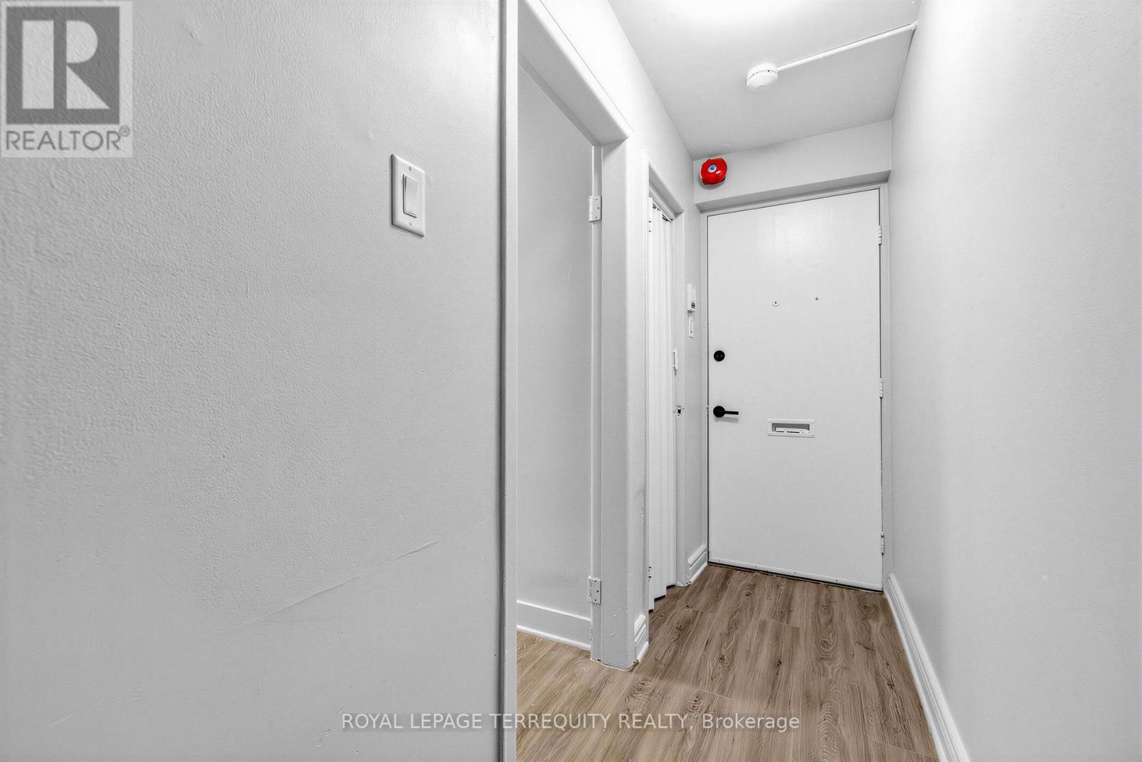 3 - 2548 Keele Street, Toronto, Ontario M6L 2N8 - Photo 5 - W13525578