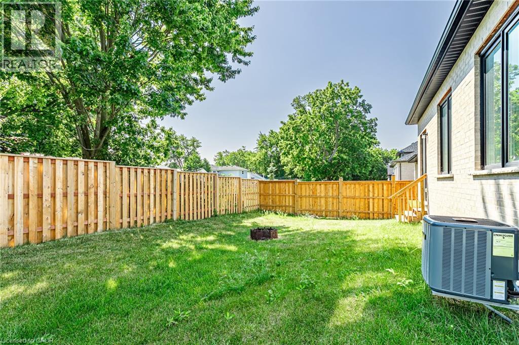 7966 Fallon Drive Unit# 18, Lucan Biddulph, Ontario N0M 1V0 - Photo 26 - 40857814