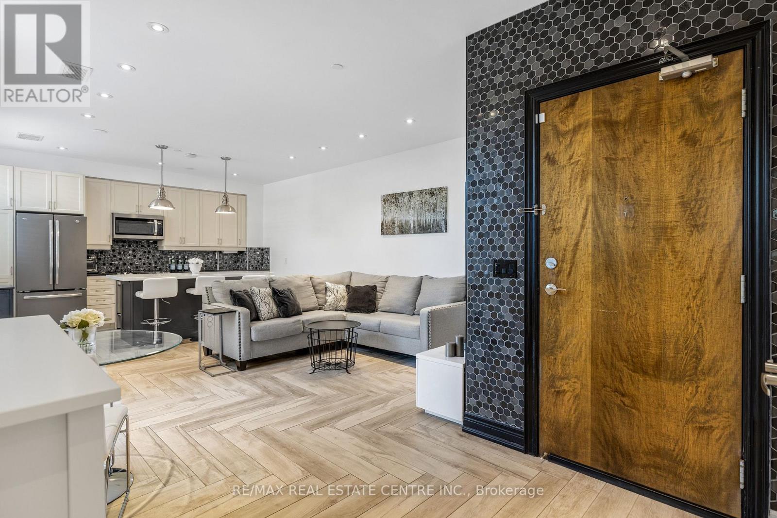113 - 701 Sheppard Avenue W, Toronto, Ontario  M3H 0B2 - Photo 4 - C13707142