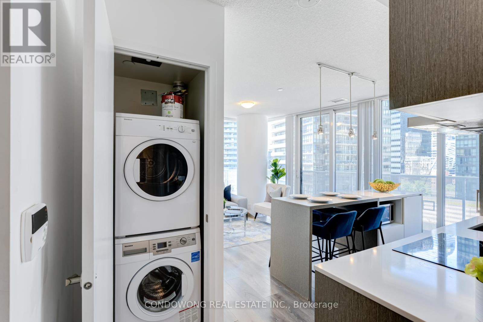 1702 - 100 Harbour Street, Toronto, Ontario  M5J 0B5 - Photo 10 - C13707164