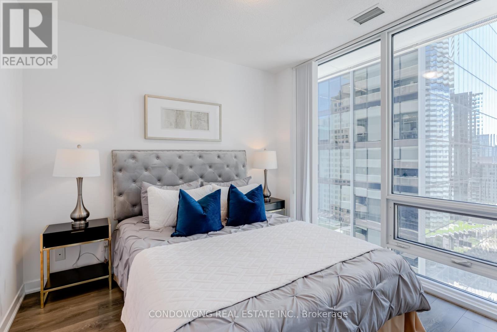 1702 - 100 Harbour Street, Toronto, Ontario  M5J 0B5 - Photo 8 - C13707164