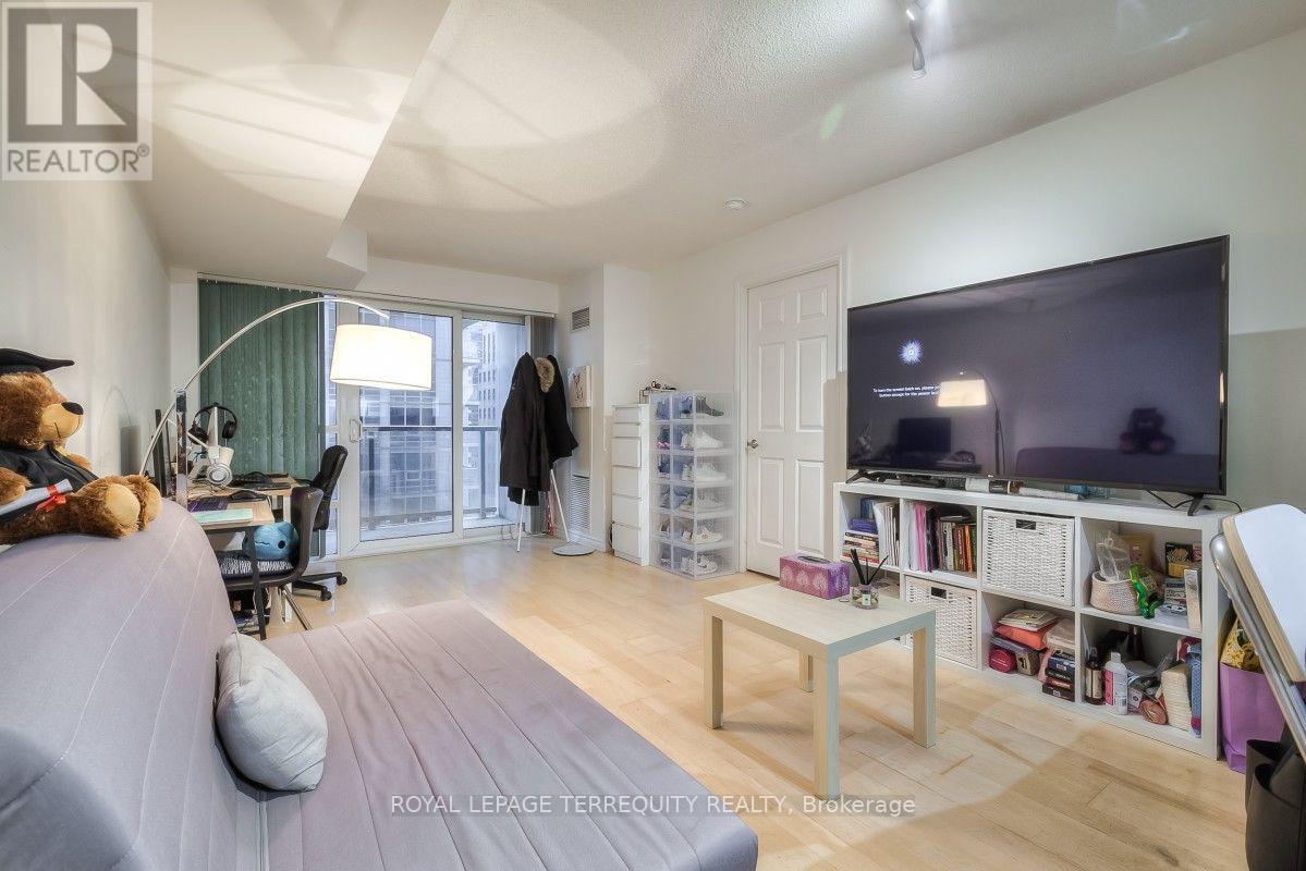 708 - 763 Bay Street, Toronto, Ontario  M5G 2R3 - Photo 17 - C13707182