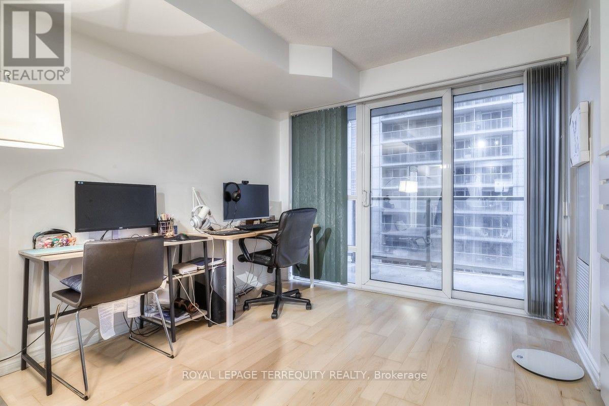708 - 763 Bay Street, Toronto, Ontario  M5G 2R3 - Photo 4 - C13707182