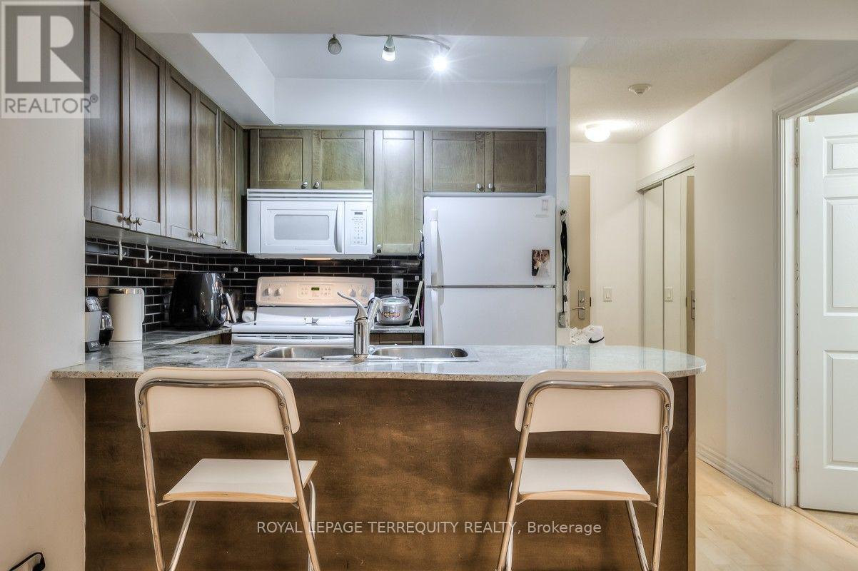 708 - 763 Bay Street, Toronto, Ontario  M5G 2R3 - Photo 7 - C13707182