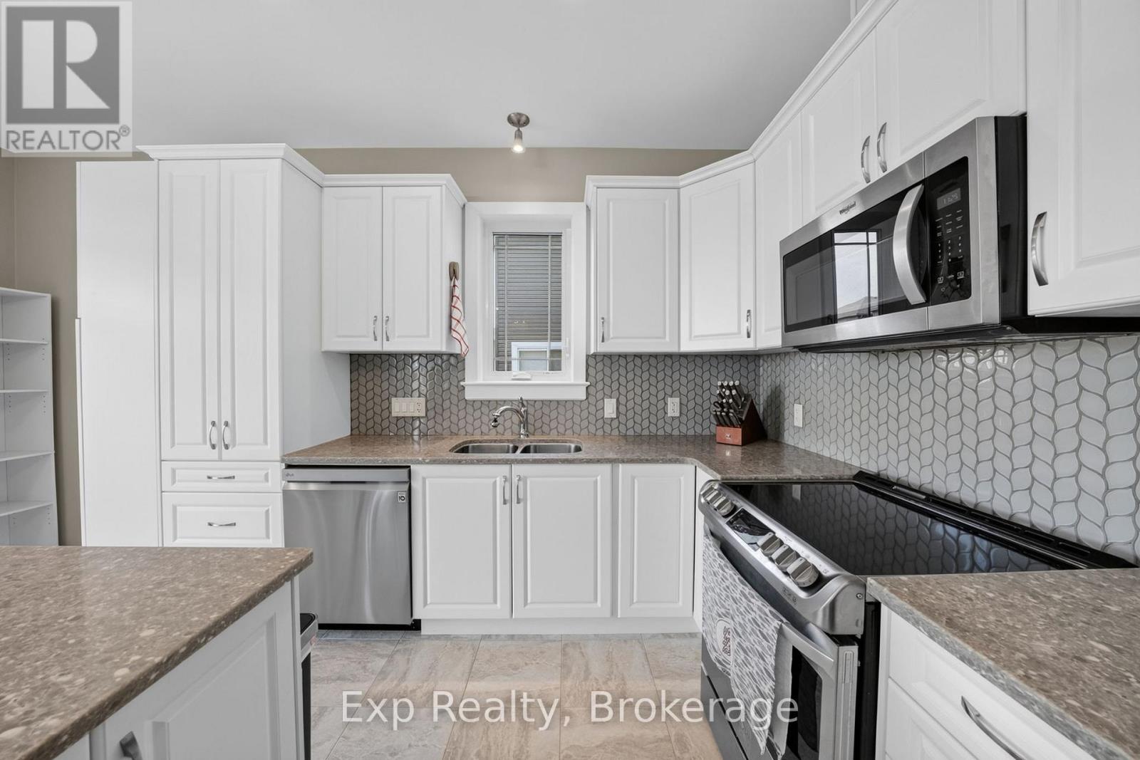 129 Brennan Crescent, Loyalist, Ontario  K0H 2H0 - Photo 15 - X13707194