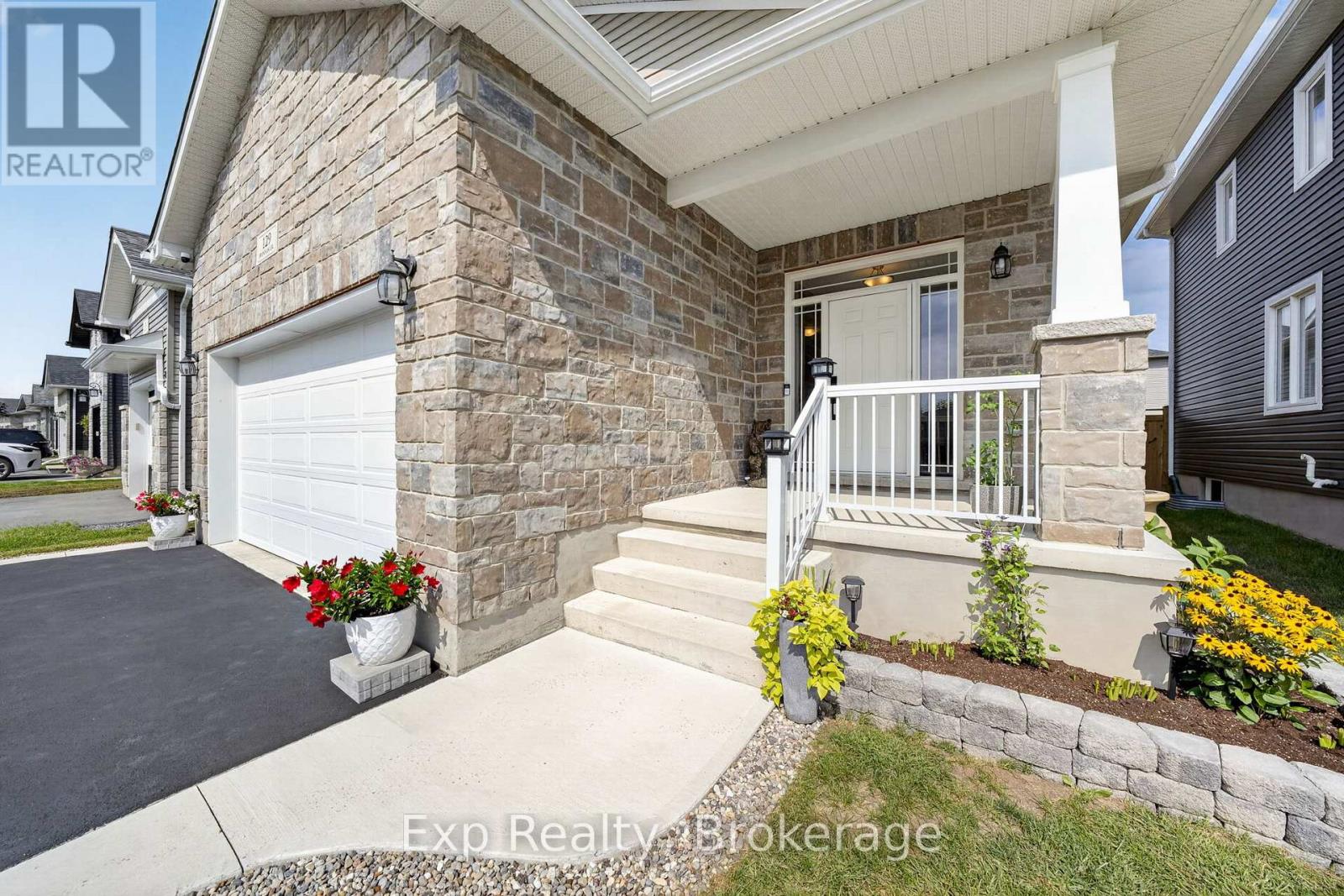 129 Brennan Crescent, Loyalist, Ontario  K0H 2H0 - Photo 3 - X13707194