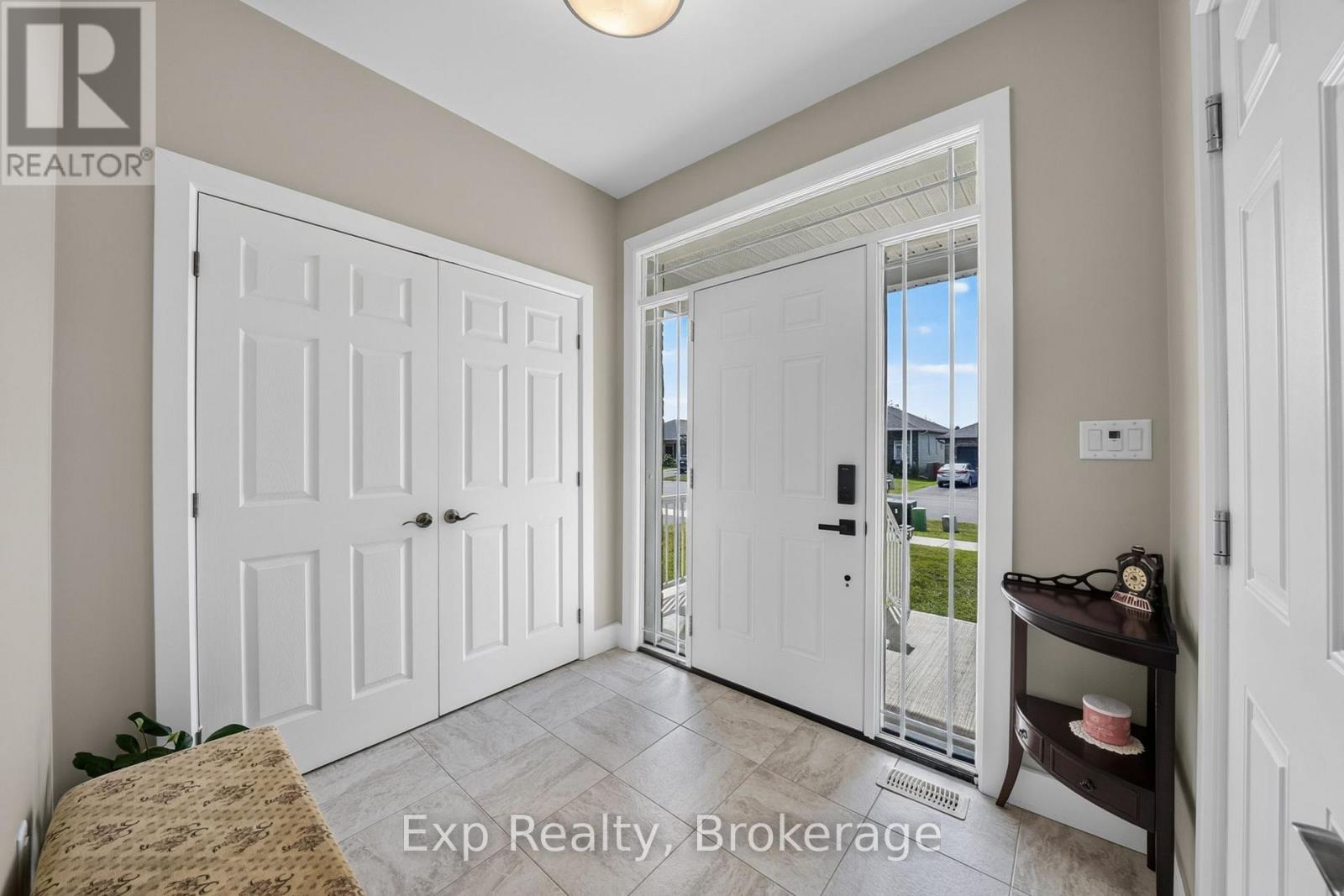 129 Brennan Crescent, Loyalist, Ontario  K0H 2H0 - Photo 4 - X13707194