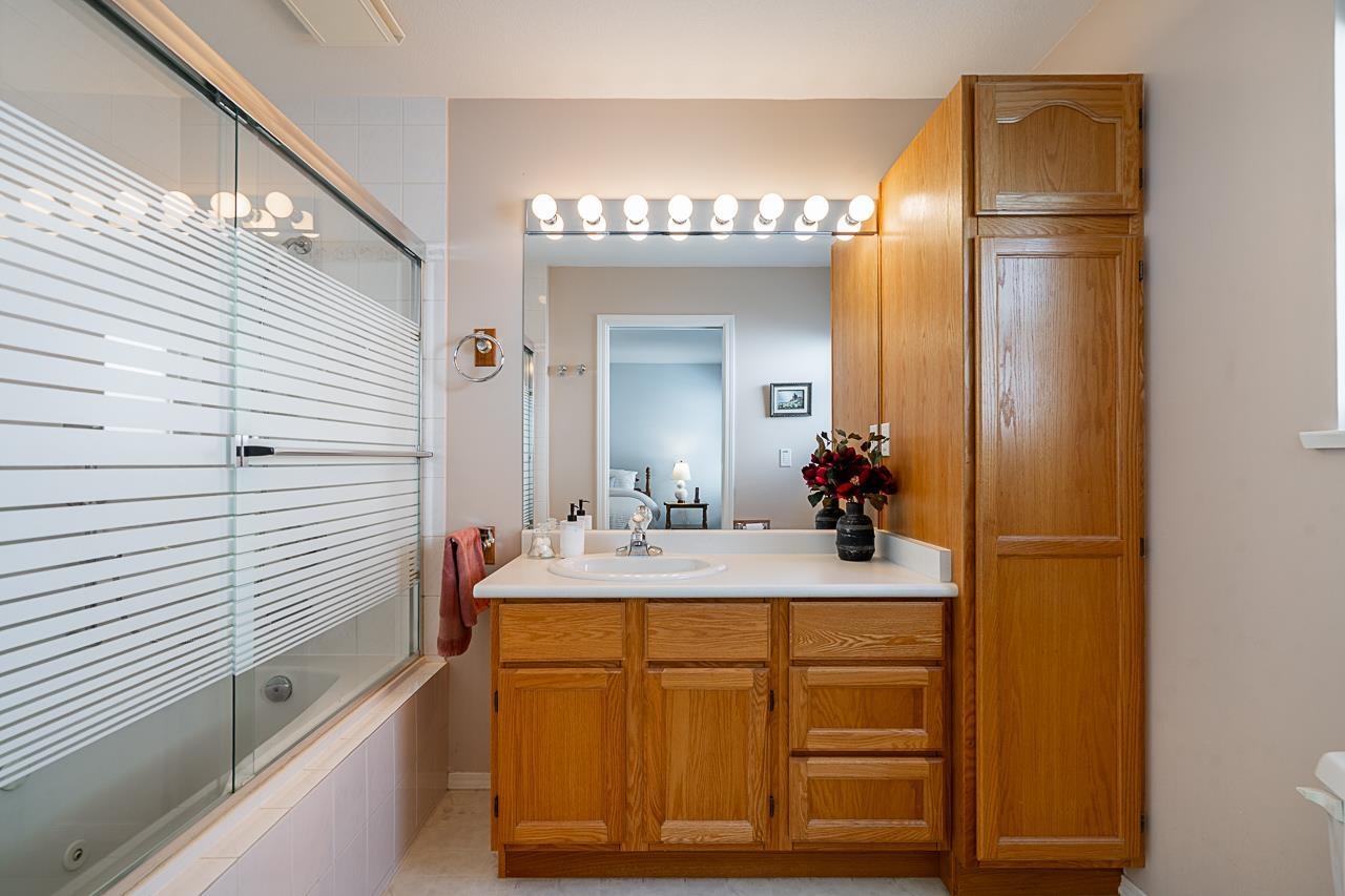 11443 Royal Crescent, Surrey, British Columbia  V3V 6V5 - Photo 17 - R3142933