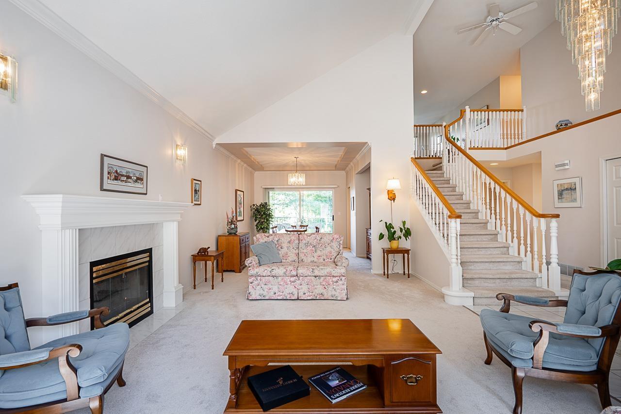 11443 Royal Crescent, Surrey, British Columbia  V3V 6V5 - Photo 4 - R3142933
