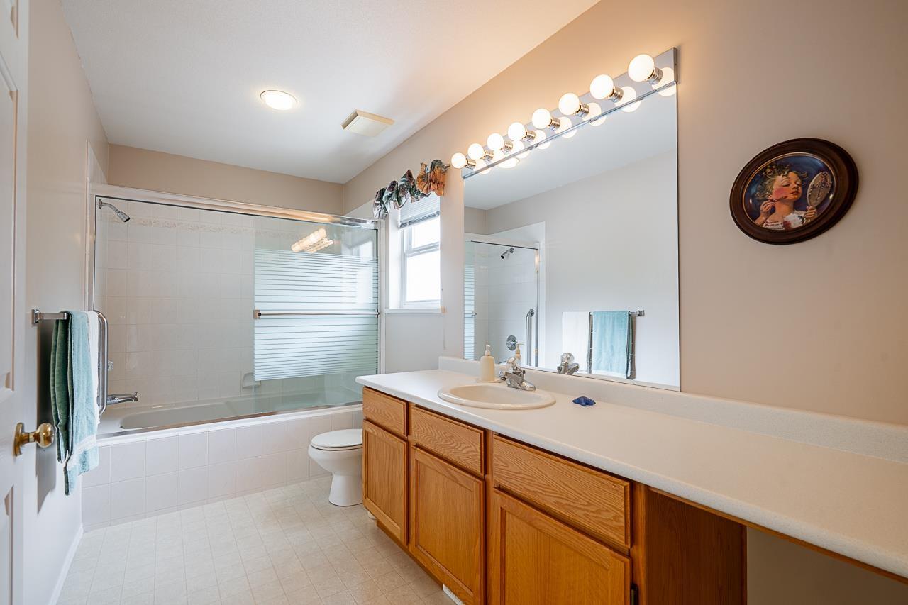 11443 Royal Crescent, Surrey, British Columbia  V3V 6V5 - Photo 25 - R3142933