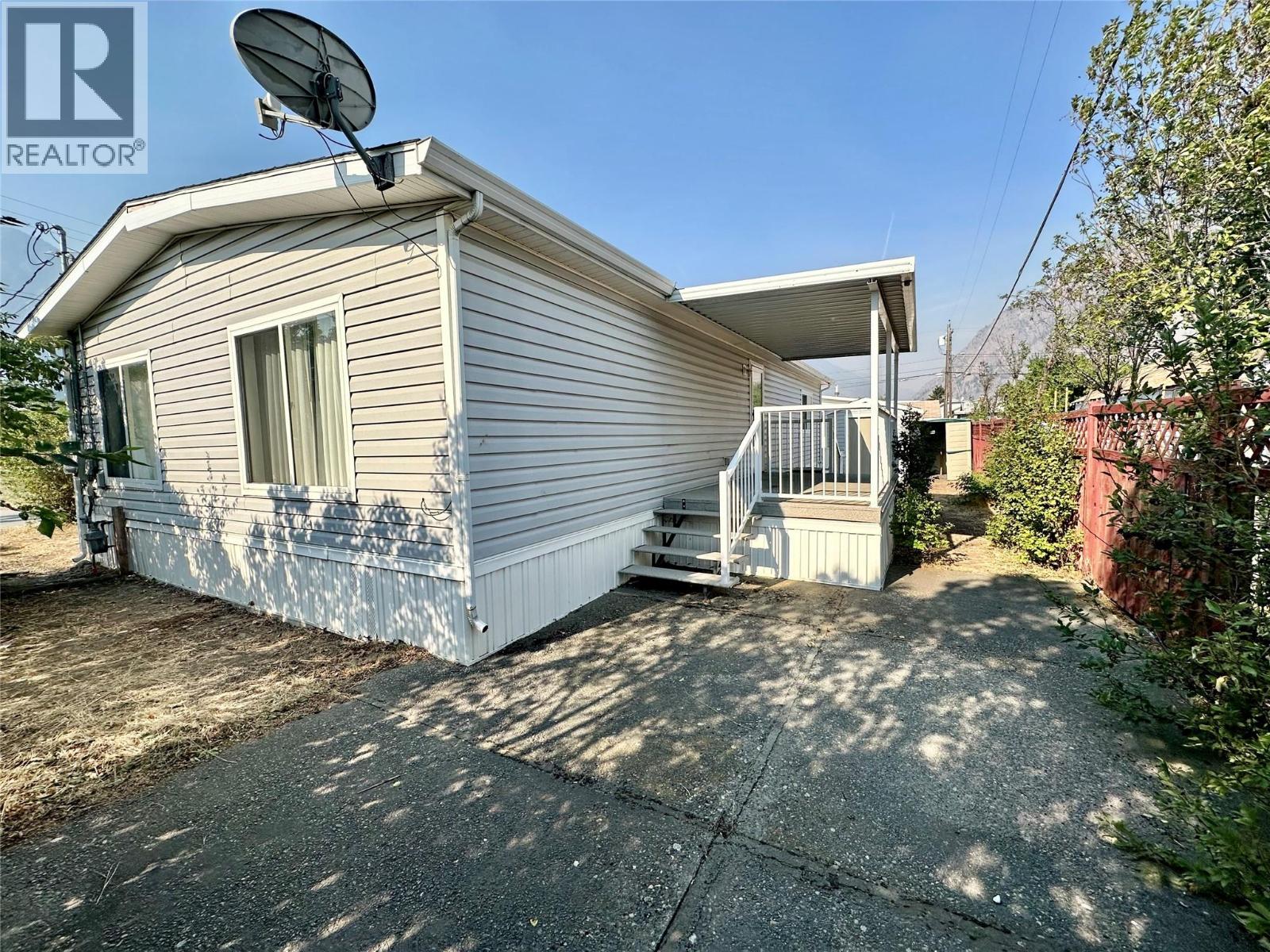 908 Blakeborough Avenue, Keremeos, British Columbia  V0X 1N2 - Photo 5 - 10397342