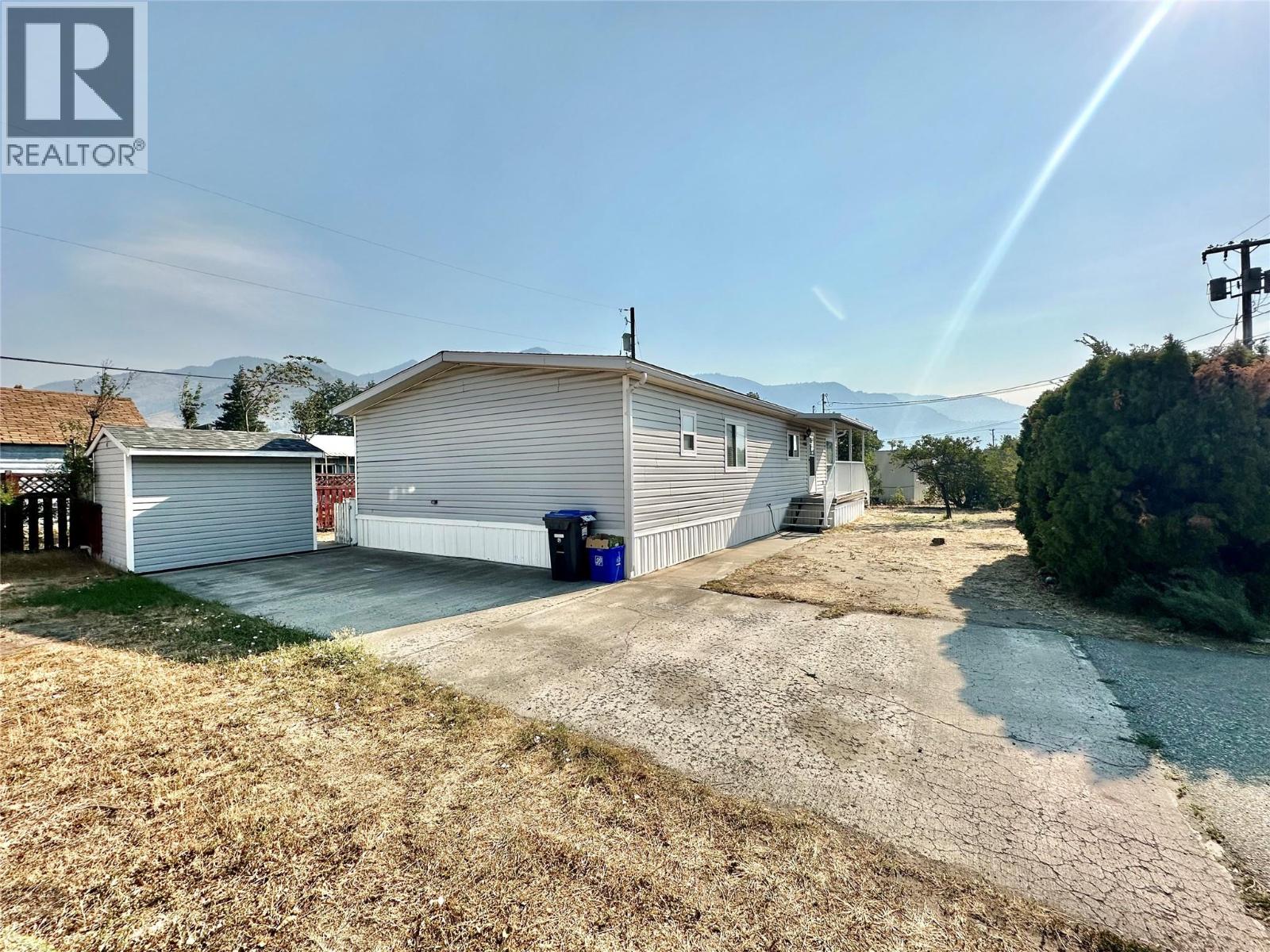 908 BLAKEBOROUGH Avenue, Keremeos, British Columbia