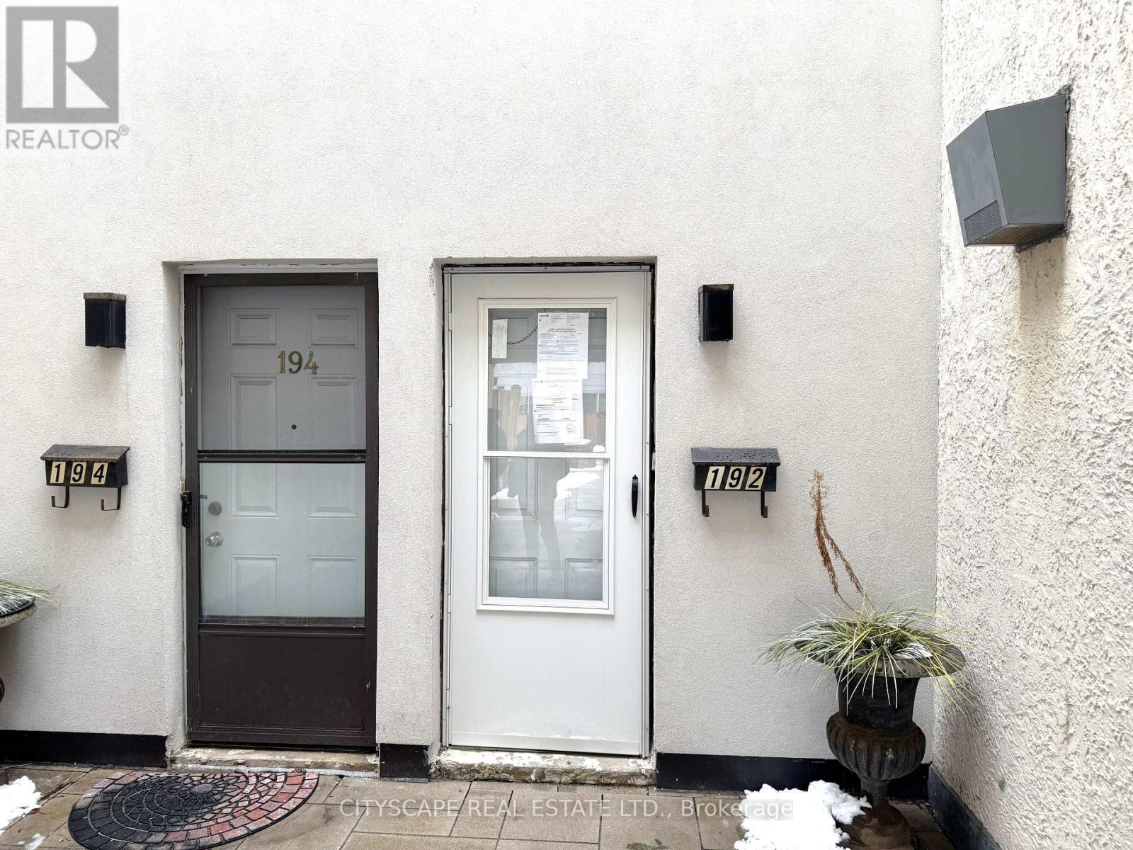 192 - 1055 Dundas Street E, Mississauga, Ontario  L4Y 3X6 - Photo 2 - W13707090