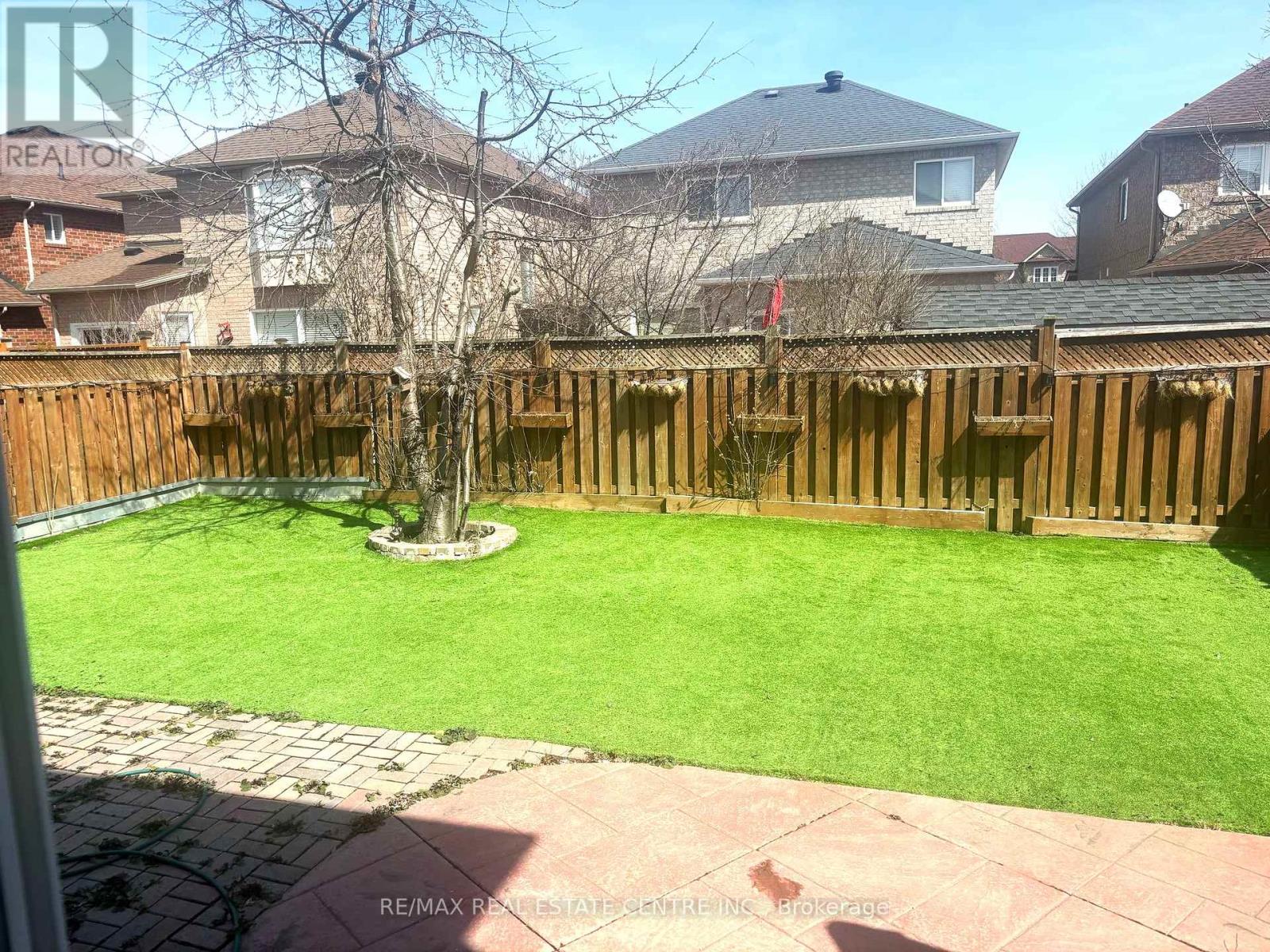 21 Robertson Davies Drive, Brampton, Ontario L7A 1K4 - Photo 13 - W13707132