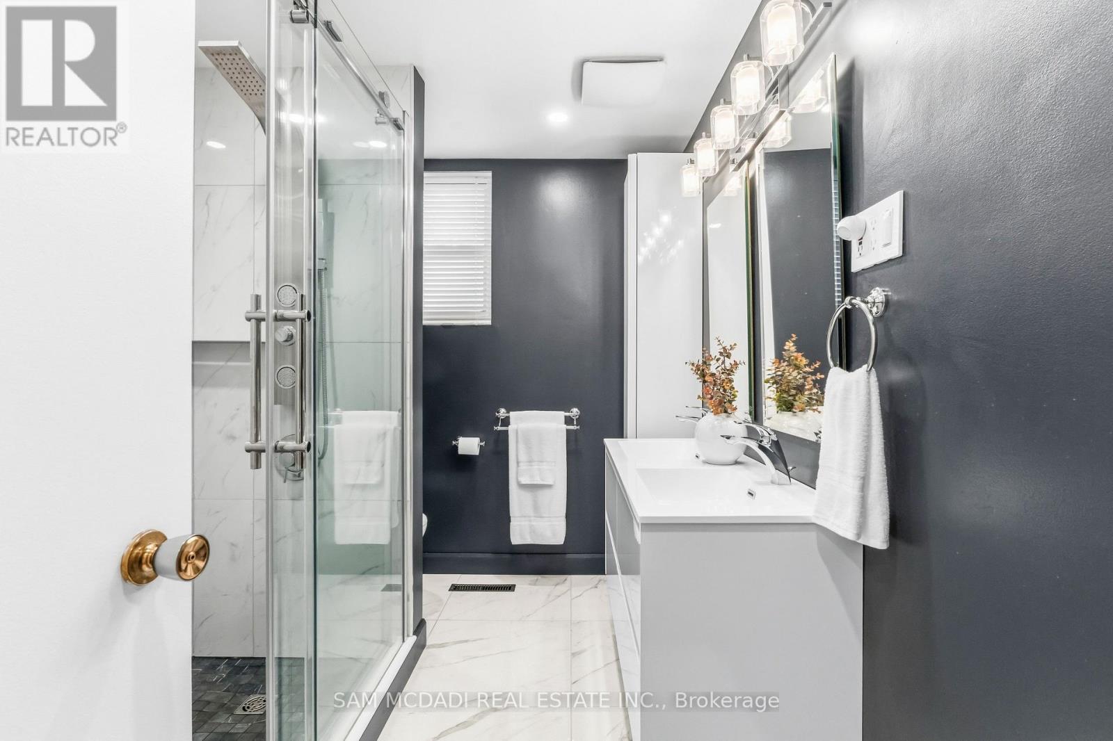 1911 Delaney Drive, Mississauga, Ontario  L5J 3L2 - Photo 16 - W13707168