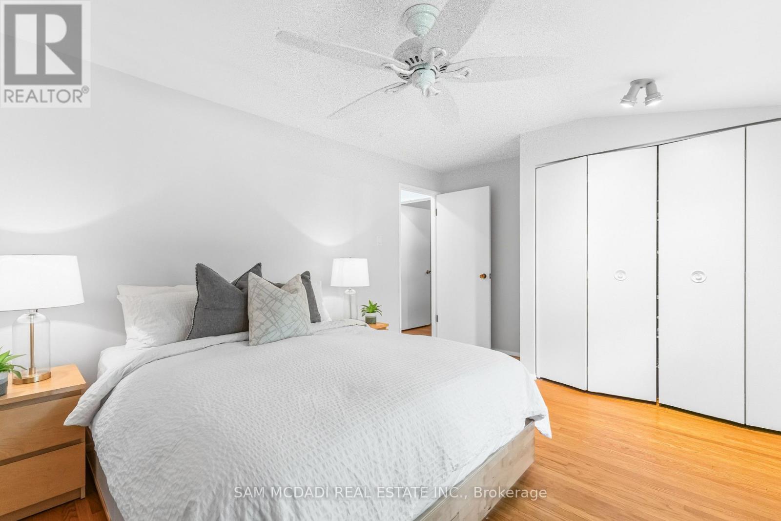 1911 Delaney Drive, Mississauga, Ontario  L5J 3L2 - Photo 21 - W13707168