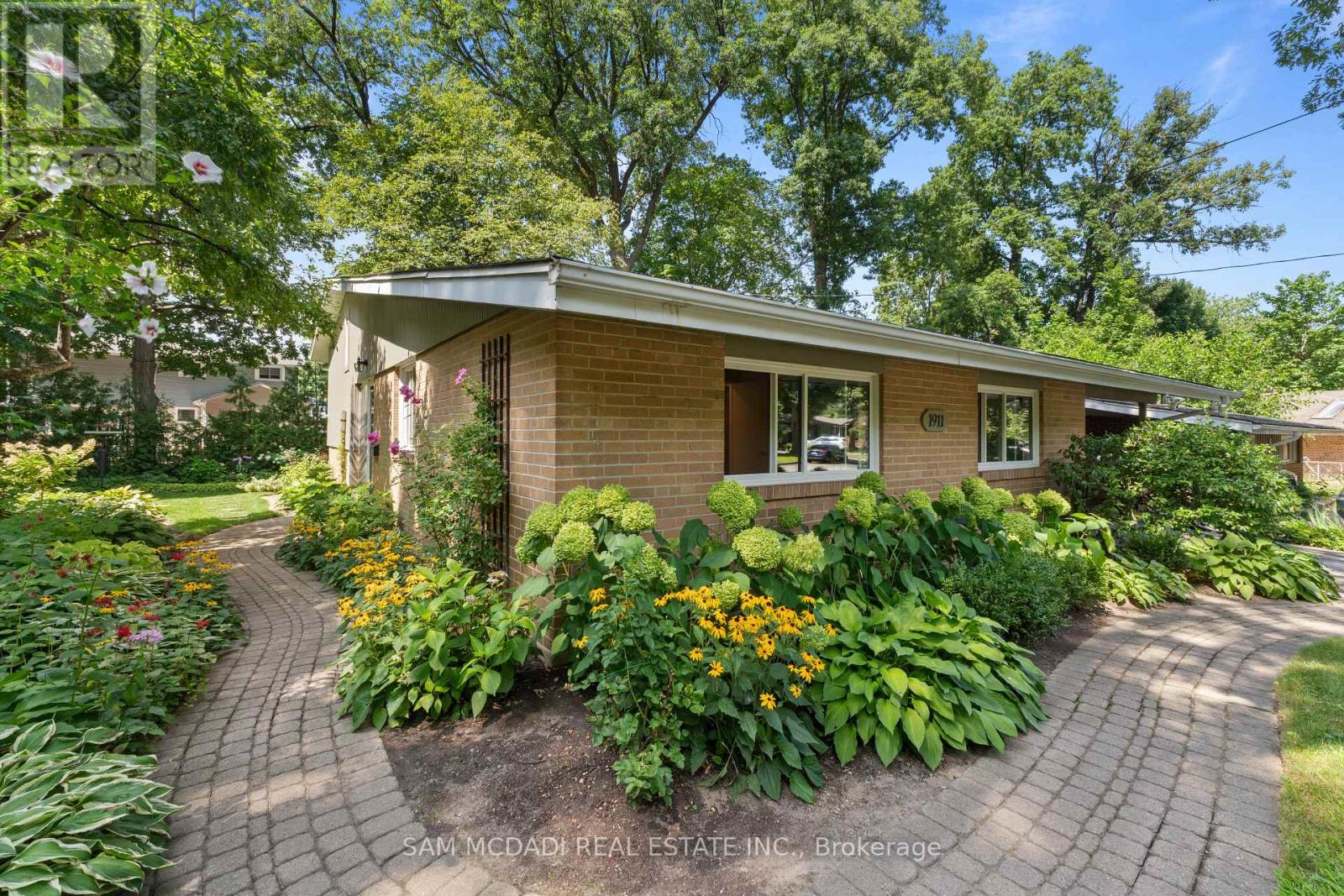 1911 Delaney Drive, Mississauga, Ontario  L5J 3L2 - Photo 30 - W13707168