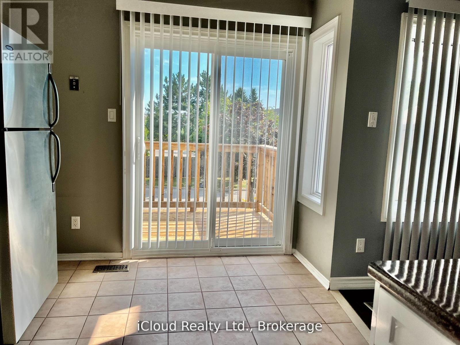 40 Glenashton Drive, Oakville, Ontario  L6H 6G2 - Photo 9 - W13227728