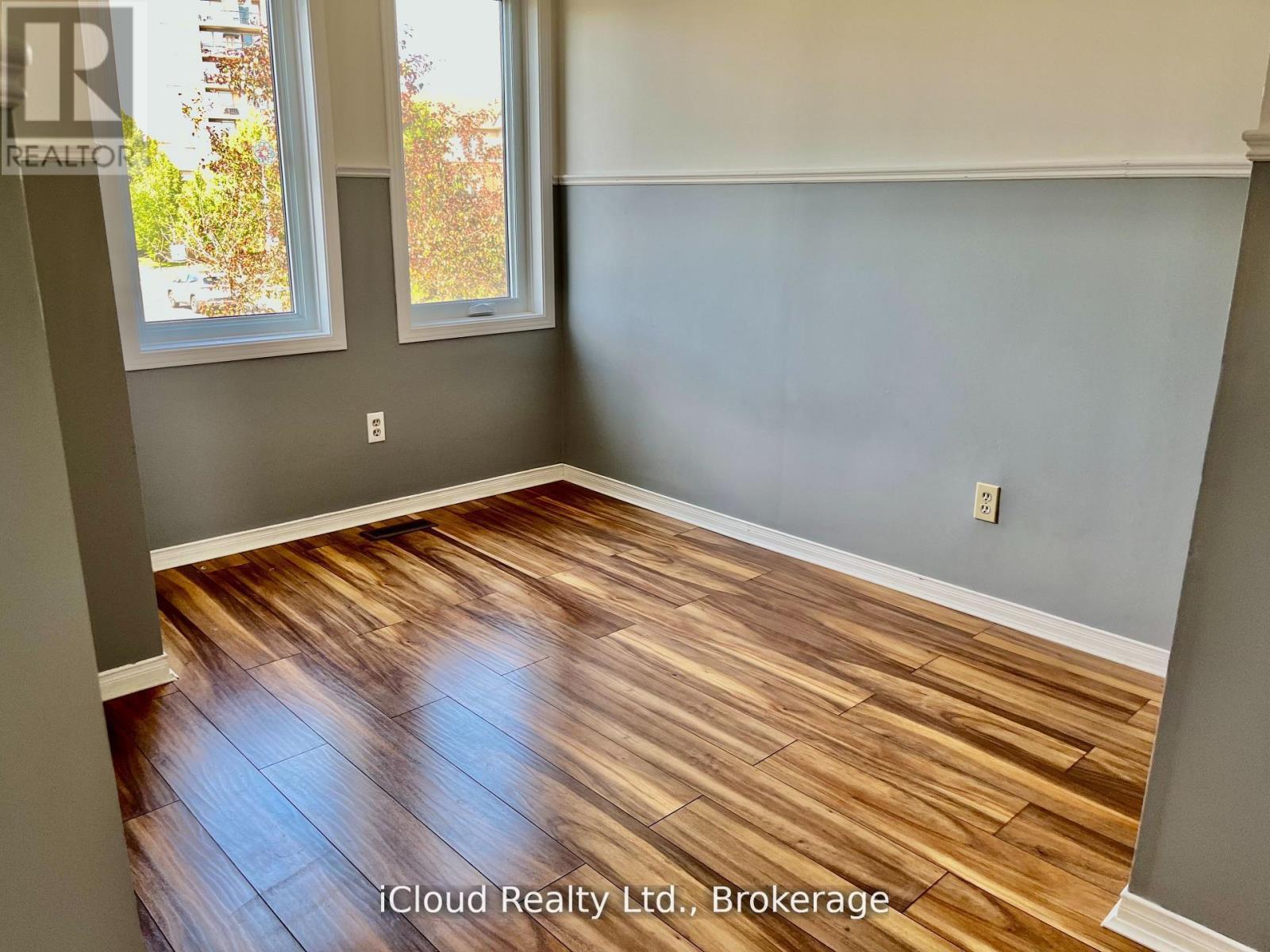 40 Glenashton Drive, Oakville, Ontario  L6H 6G2 - Photo 17 - W13227728