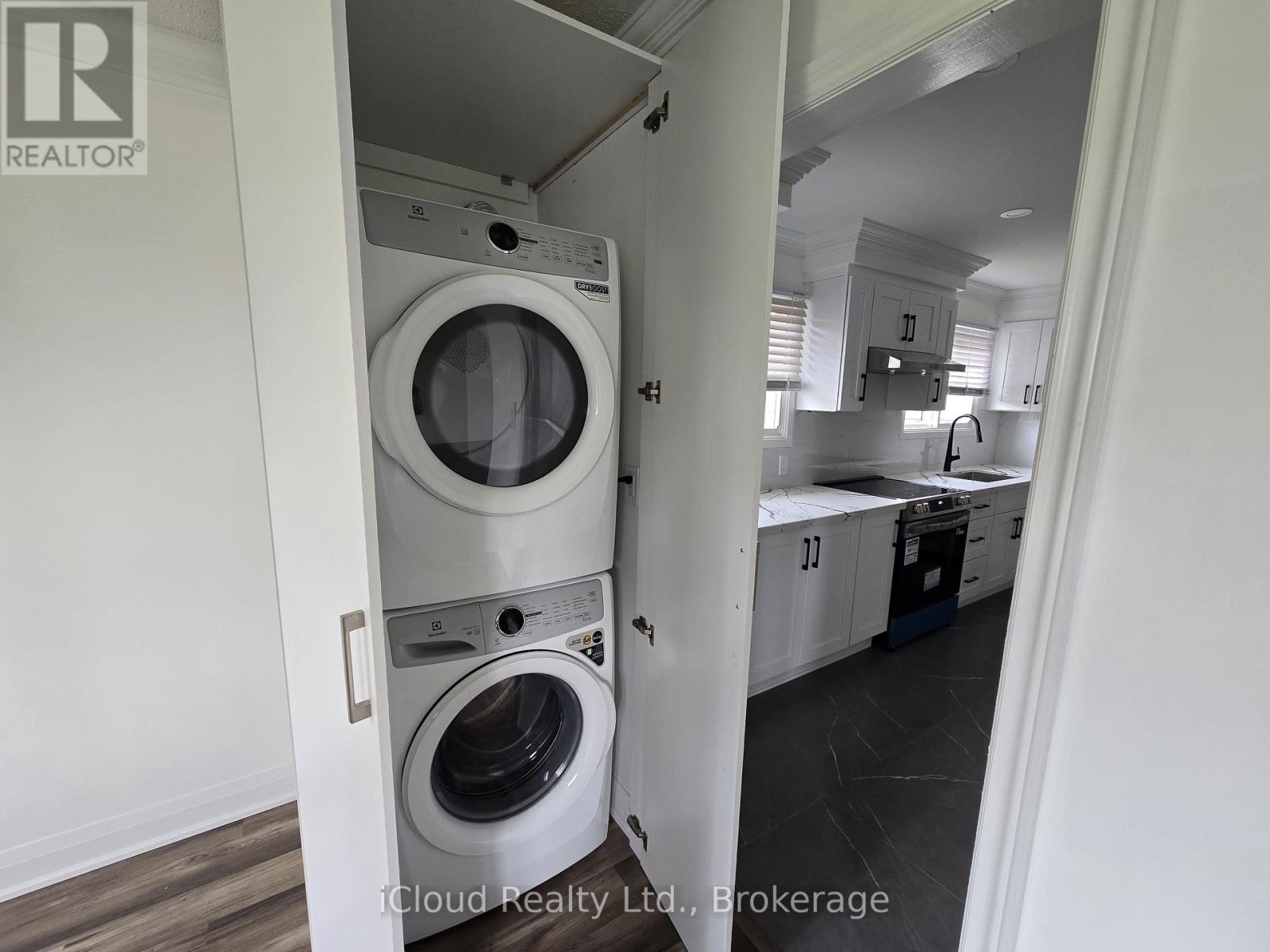 Main Floor - 2636 Crystalburn Avenue, Mississauga, Ontario  L5B 2N8 - Photo 11 - W13497680