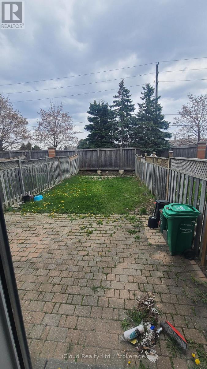 126 Twin Pines Crescent, Brampton, Ontario  L7A 1N2 - Photo 9 - W13110246